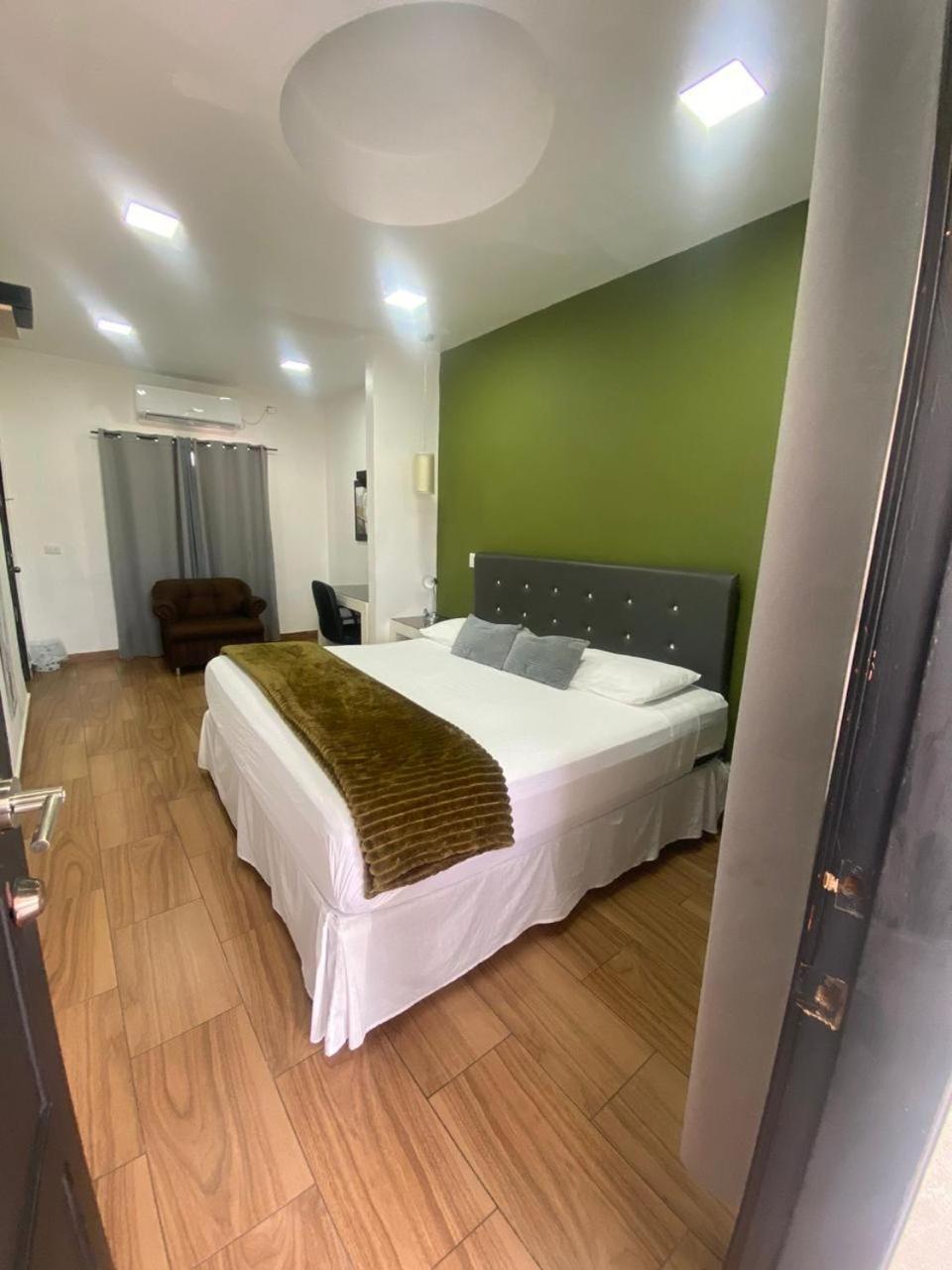 Micro Hotel Express San Pedro Sula Esterno foto