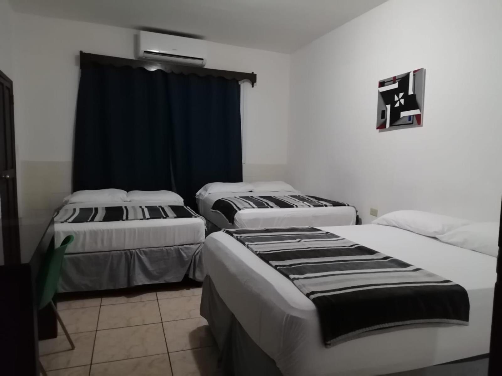 Micro Hotel Express San Pedro Sula Esterno foto